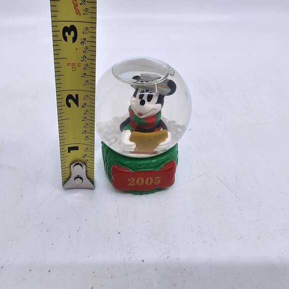 Disney Mickey Mouse Caroler Mini Snow Globe Glitter 2005 JCPenny Exclusive 2.5" - Picture 8 of 10